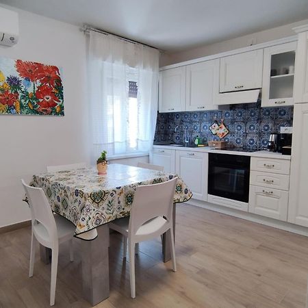 Sweet Apartment - Centre Peschiera del Garda Exterior foto